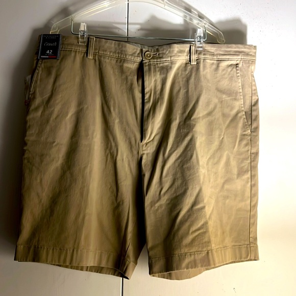 Roundtree and York Men Khaki Shorts - Picture 1 of 10